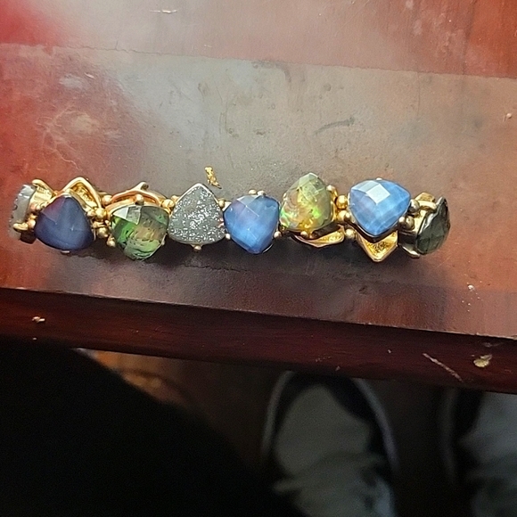 Womens Bracelet different types of stones - Picture 4 of 9